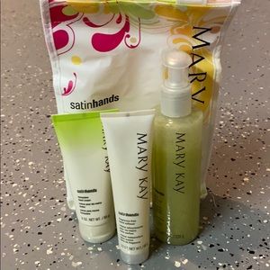 Honeydew Satin Hands Set💚